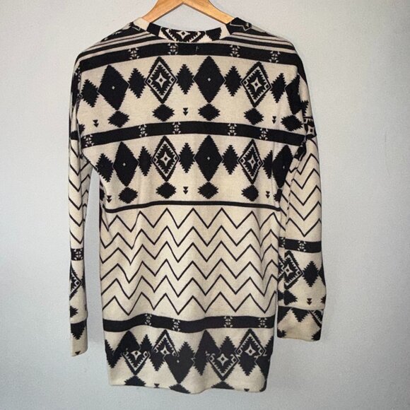 Nollie Black Ivory Cream White Long Sleeve Button Down Graphic Aztec Sweater S - Picture 6 of 7